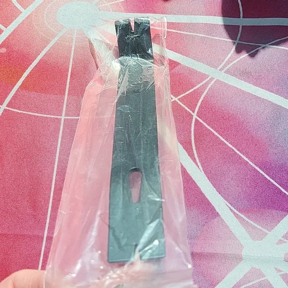 Man Crate FREE w/ bundle mini crowbar - Picture 5 of 8